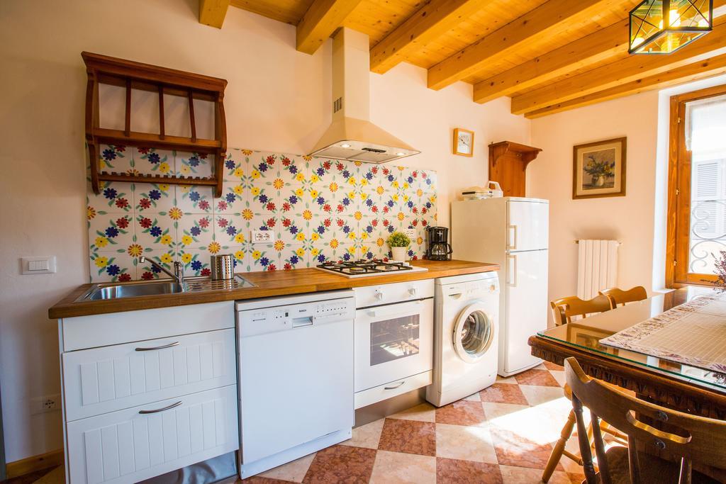 Le Camerine Apartment Water Front Toscolano Maderno Exterior photo