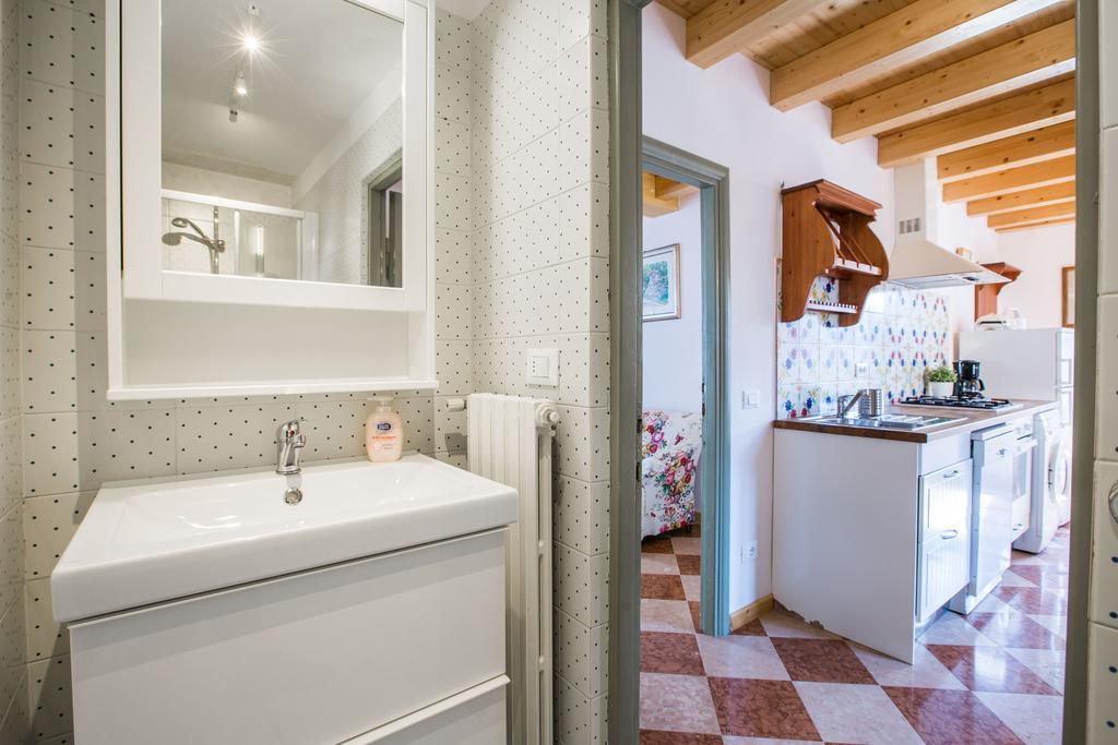 Le Camerine Apartment Water Front Toscolano Maderno Exterior photo